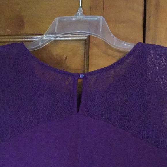 GAP Lace Sleeve Purple Top.              C009 - Picture 3 of 5